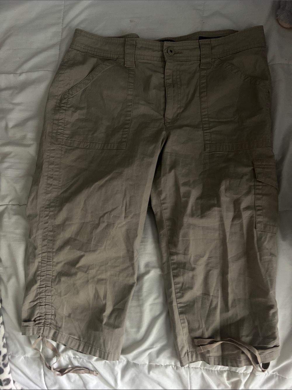 Women’s Brown Cargo Capris